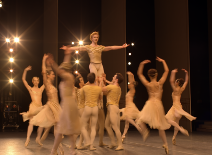 стойкий человек кадр