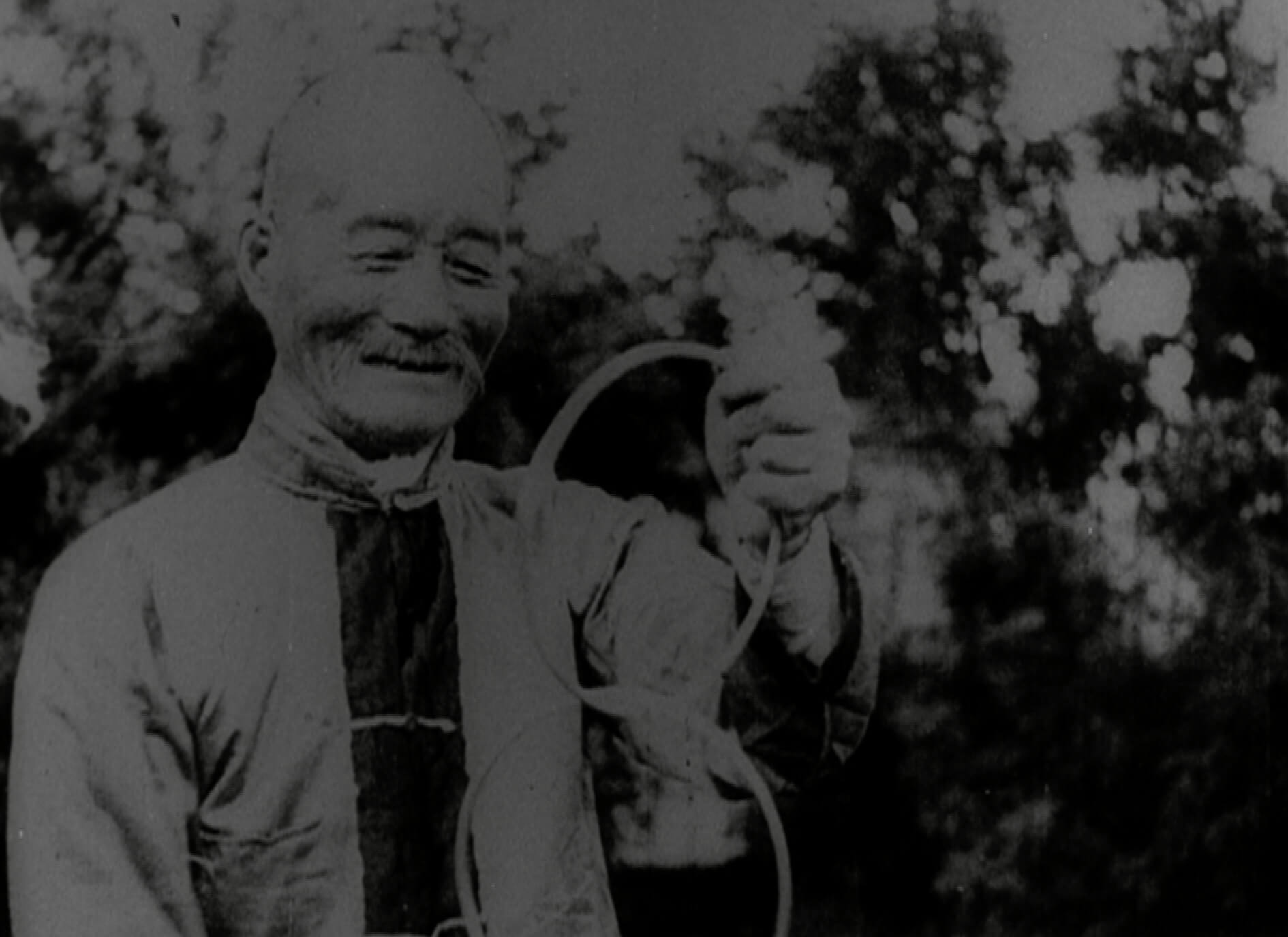 Экскурсия по выставке «Дзига Вертов. Киноглаз» / показ фильма «Киноглаз»